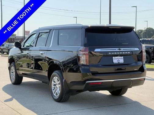 2023 Chevrolet Suburban LT