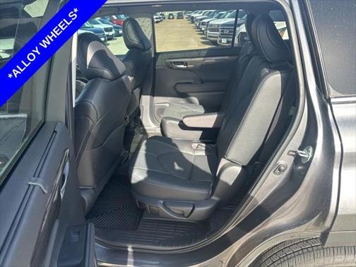 2023 Toyota Highlander Platinum