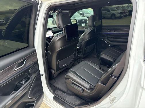 2024 Jeep Grand Cherokee L Overland