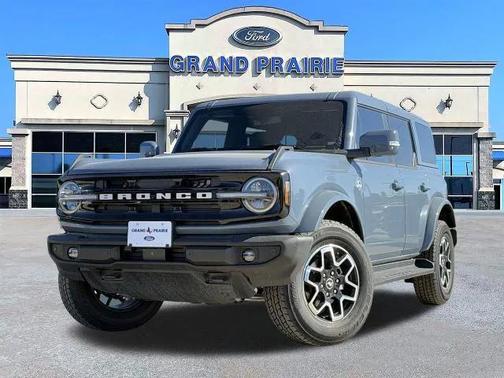 Azure Gray Metallic Tri-Coat 2025 Ford Bronco Outer Banks