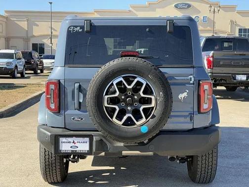 Azure Gray Metallic Tri-Coat 2025 Ford Bronco Outer Banks