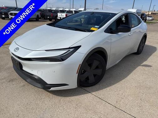 2023 Toyota Prius LE