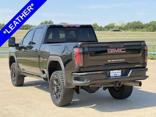 Onyx Black 2024 GMC Sierra 2500 AT4