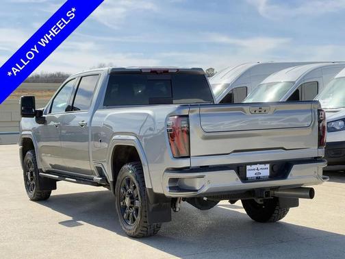 2024 GMC Sierra 2500 AT4