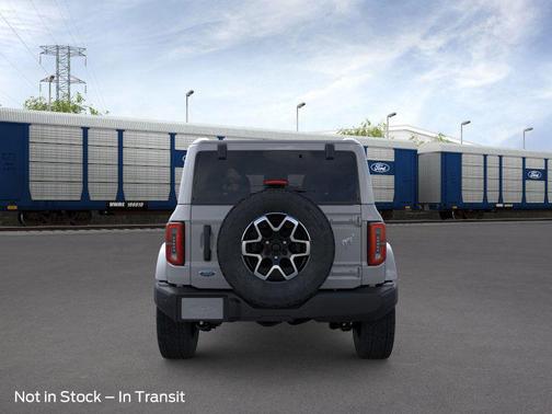 Avalanche Gray 2026 Ford Bronco Outer Banks