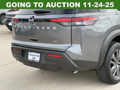 2023 Nissan Pathfinder S 4WD
