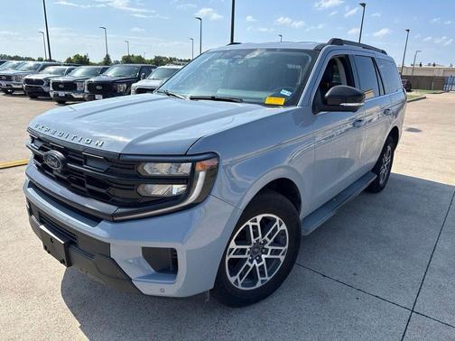 Glacier Gray Metallic Tri-Coat 2026 Ford Expedition Active
