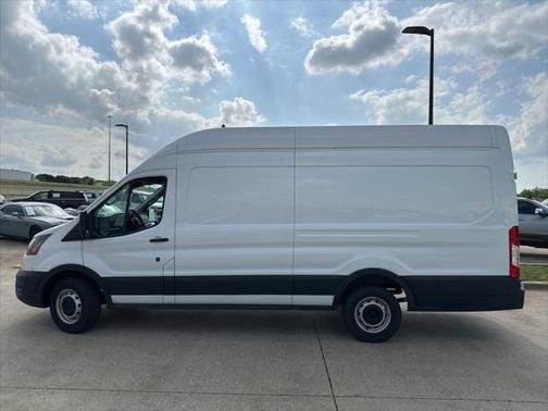 2022 Ford Transit-250 Base
