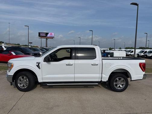 Oxford White 2022 Ford F-150 XLT