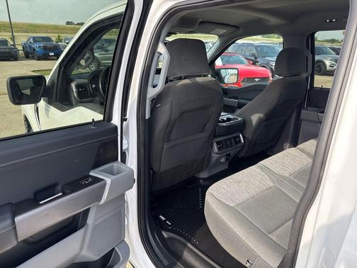 Oxford White 2022 Ford F-150 XLT