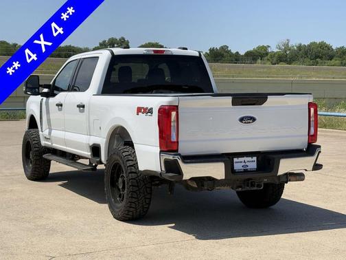 Oxford White 2025 Ford F-250 XLT