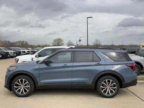 Vapor Blue Metallic 2026 Ford Explorer ST-Line