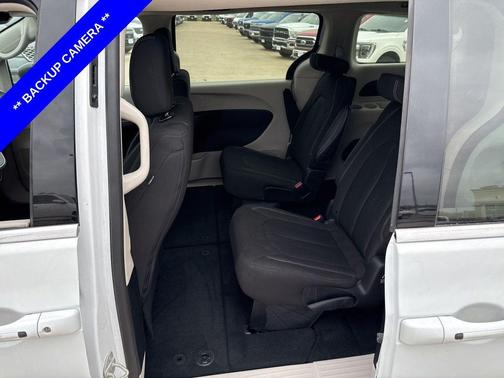 2024 Chrysler Voyager LX