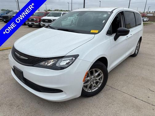 2024 Chrysler Voyager LX