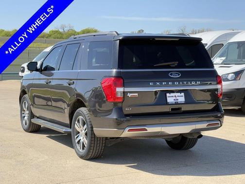 Dark Matter Metallic 2023 Ford Expedition XLT