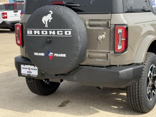 Marsh Gray 2026 Ford Bronco Outer Banks