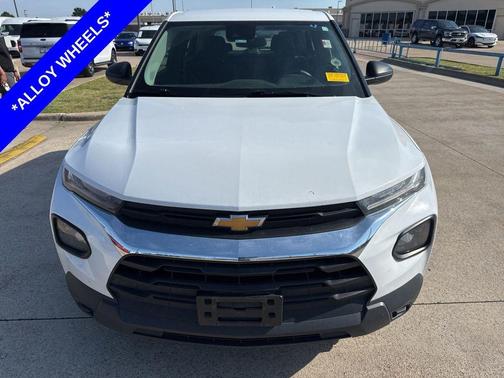 Summit White 2023 Chevrolet Trailblazer LS