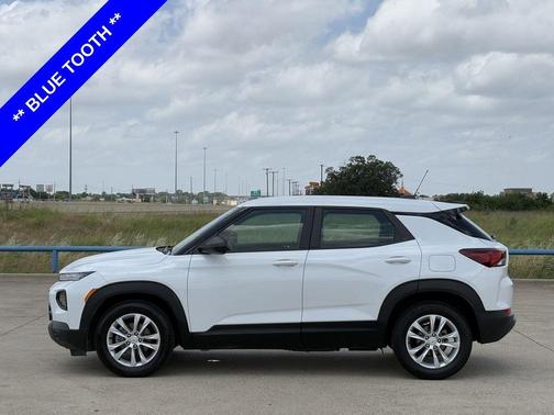 Summit White 2023 Chevrolet Trailblazer LS