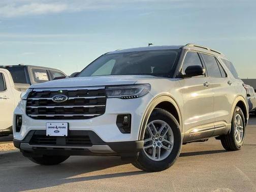 2026 Ford Explorer Active w/200A Pkg