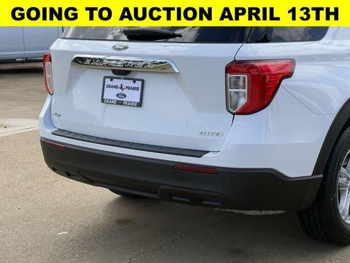 Oxford White 2023 Ford Explorer XLT