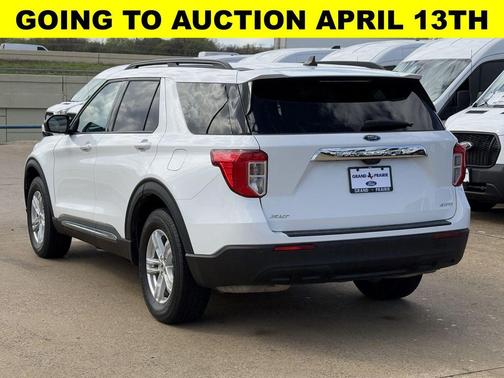 Oxford White 2023 Ford Explorer XLT