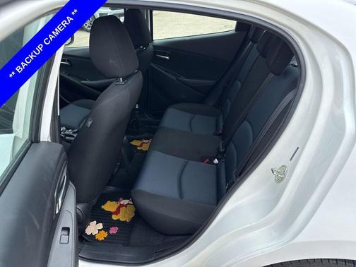 Frost 2018 Toyota Yaris iA Base