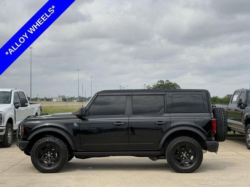 Shadow Black 2024 Ford Bronco Black Diamond