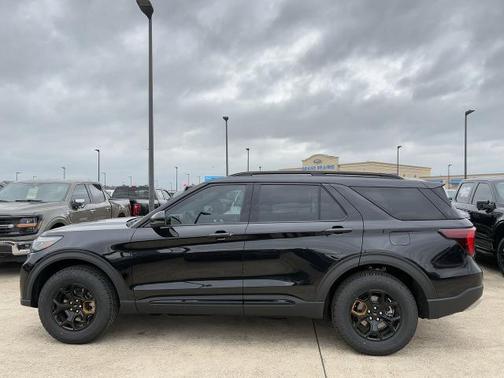 Agate Black Metallic 2026 Ford Explorer Tremor