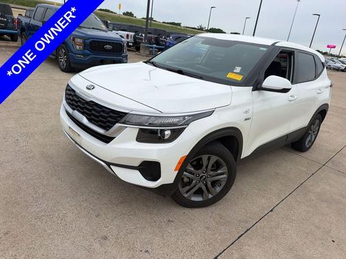Snow White Pearl 2021 Kia Seltos LX