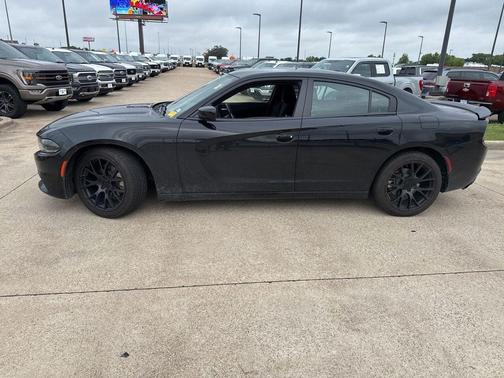 Pitch Black Clearcoat 2022 Dodge Charger SXT