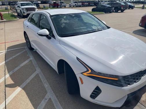 2022 Kia K5 LX