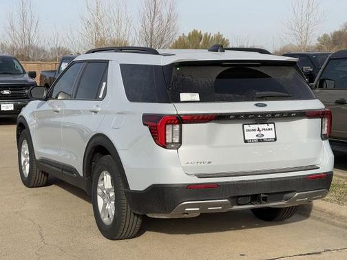 2026 Ford Explorer Active w/200A Pkg
