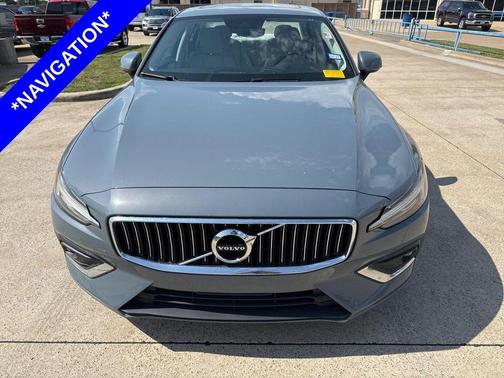 Gray 2022 Volvo S60 T5