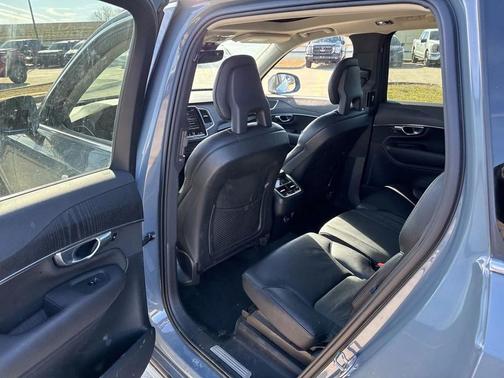 2020 Volvo XC90 T5 Momentum