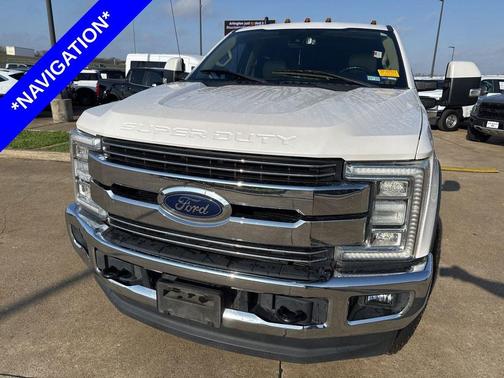 White Platinum Metallic Tri-Coat 2019 Ford F-250 Lariat