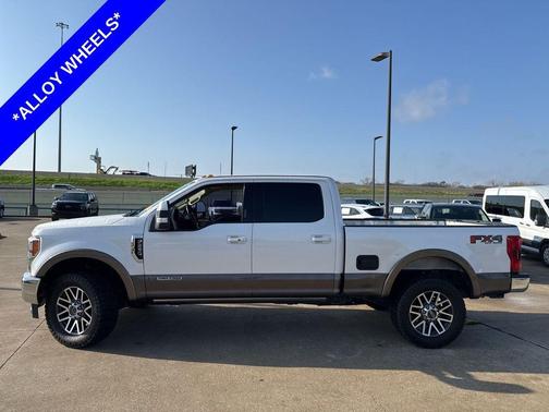 White Platinum Metallic Tri-Coat 2019 Ford F-250 Lariat