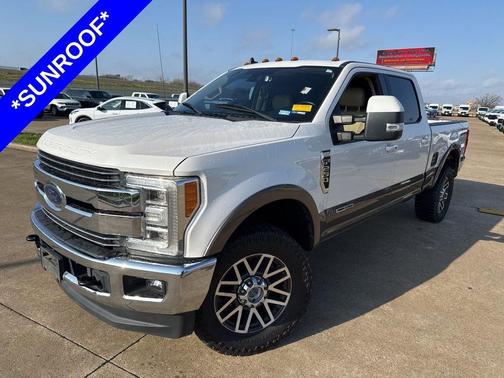 White Platinum Metallic Tri-Coat 2019 Ford F-250 Lariat