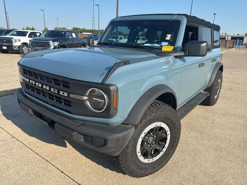 2022 Ford Bronco Base