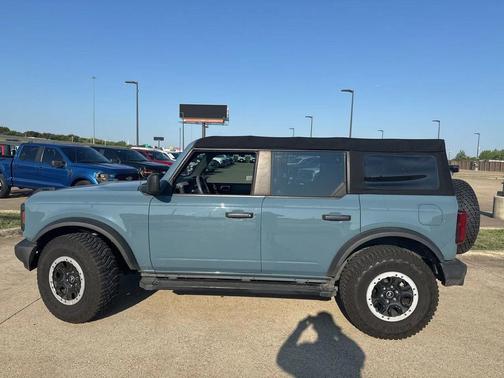 2022 Ford Bronco Base