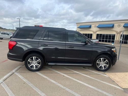 Dark Matter 2022 Ford Expedition XLT
