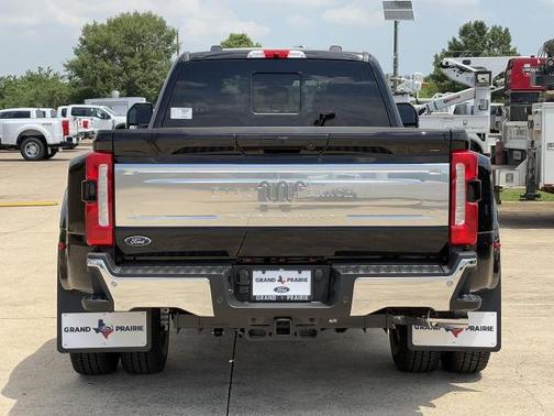 Agate Black Metallic 2026 Ford F-350 King Ranch