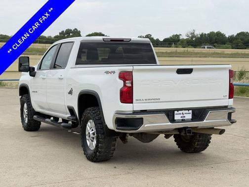 Summit White 2022 Chevrolet Silverado 2500 LT
