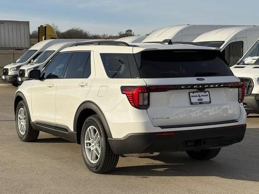 Star White Metallic Tri-Coat 2026 Ford Explorer Active