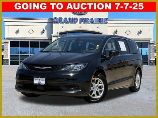 2022 Chrysler Voyager LX
