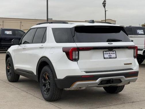 Star White Metallic Tri-Coat 2026 Ford Explorer Tremor