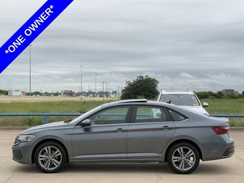 Opal White Pearl 2023 Volkswagen Jetta 1.5T SE