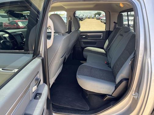 Billet Silver Metallic Clearcoat 2020 RAM 1500 Classic SLT