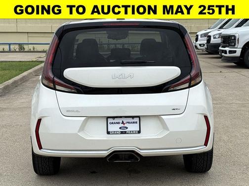 Snow White Pearl 2023 Kia Soul GT-Line