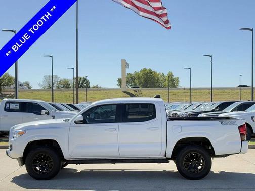 2022 Toyota Tacoma SR