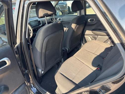 2021 Hyundai VENUE SE
